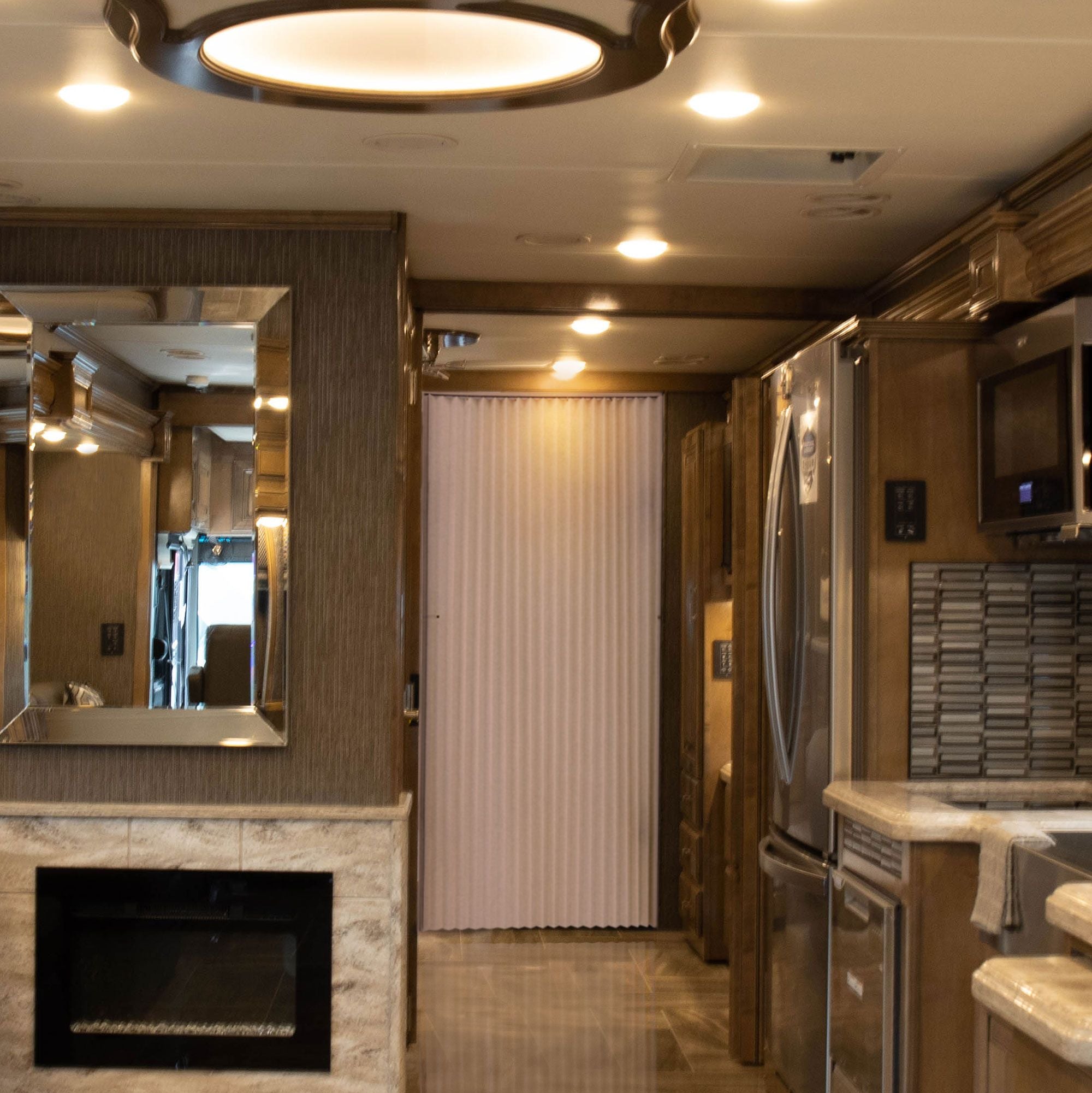 RV Accordion Door | Ivory
