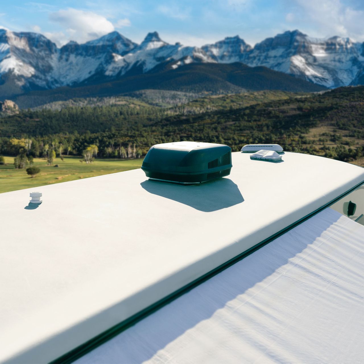 RV Roofing Membrane 9' 6" PVC | White